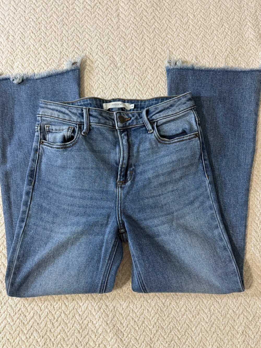 Hidden Jeans Cropped Frayed with Partial Slits Hems Jeans Size 28